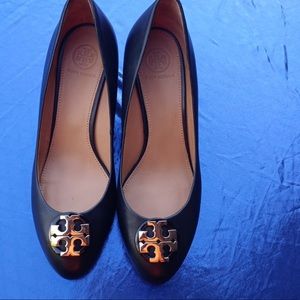 Tory Burch Logo Wedge Pump